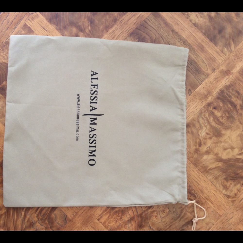 Alessia / Massimo Dustbag